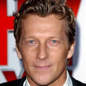 magnus scheving personal life.